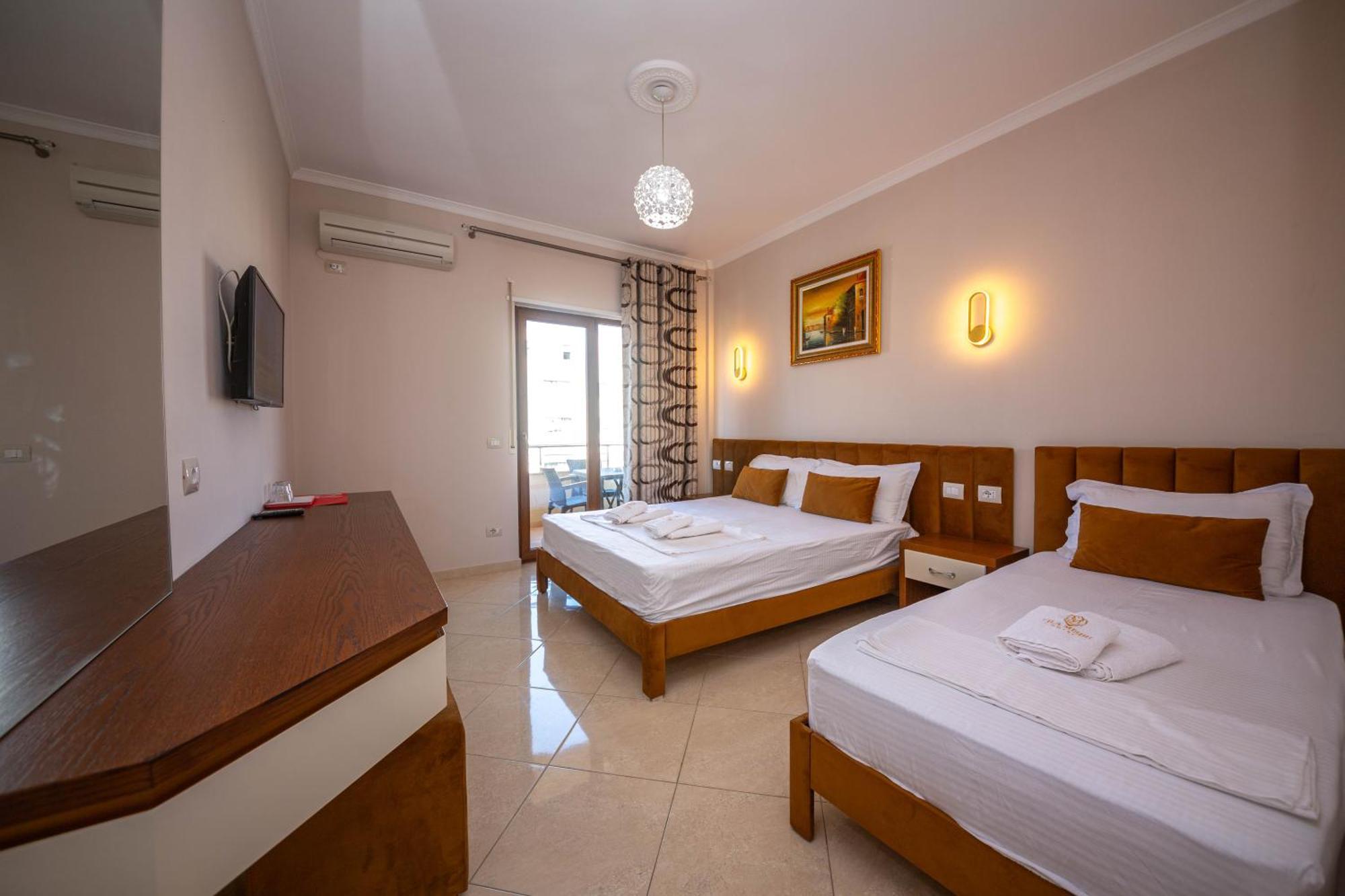 Hotel Vila Misiri Durrës 외부 사진
