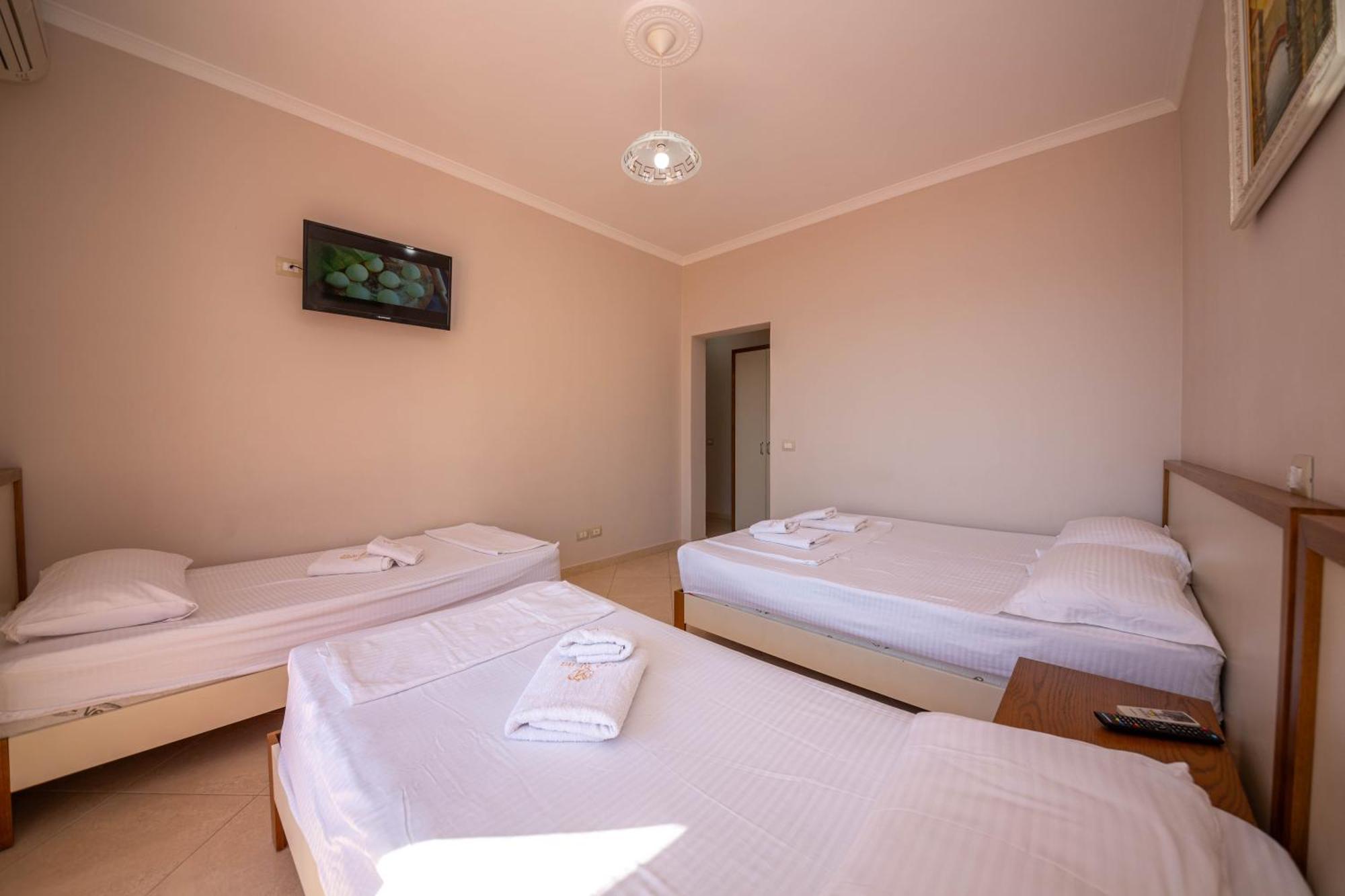 Hotel Vila Misiri Durrës 외부 사진