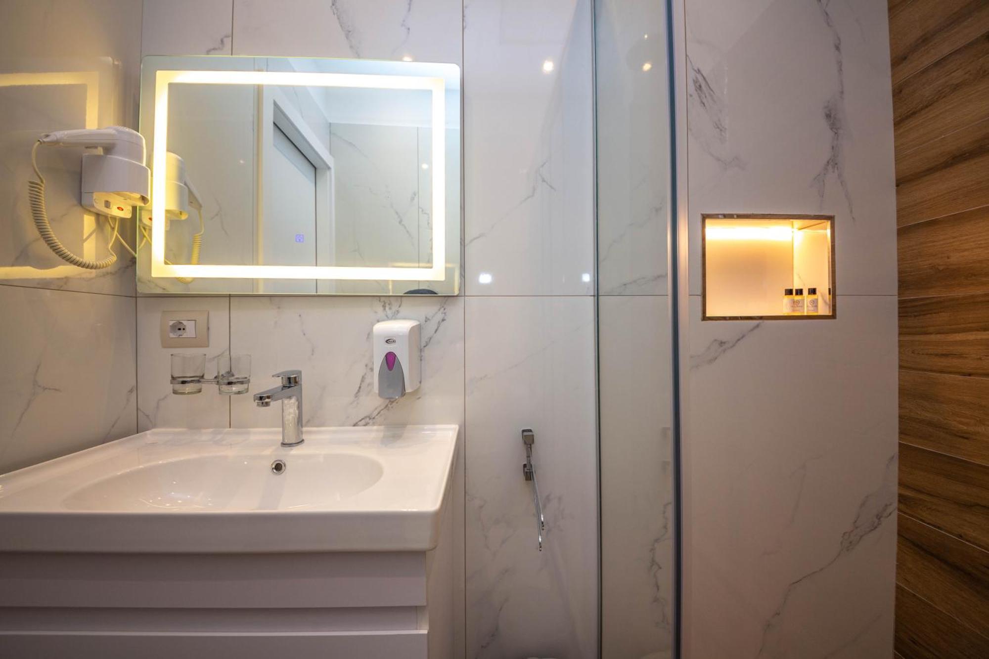 Hotel Vila Misiri Durrës 객실 사진